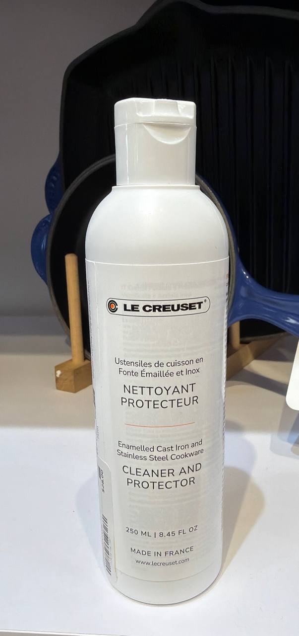 Produto para tirar Gordura da panela fundo branco