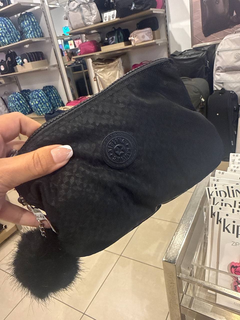 CREATVTYXL necessaire