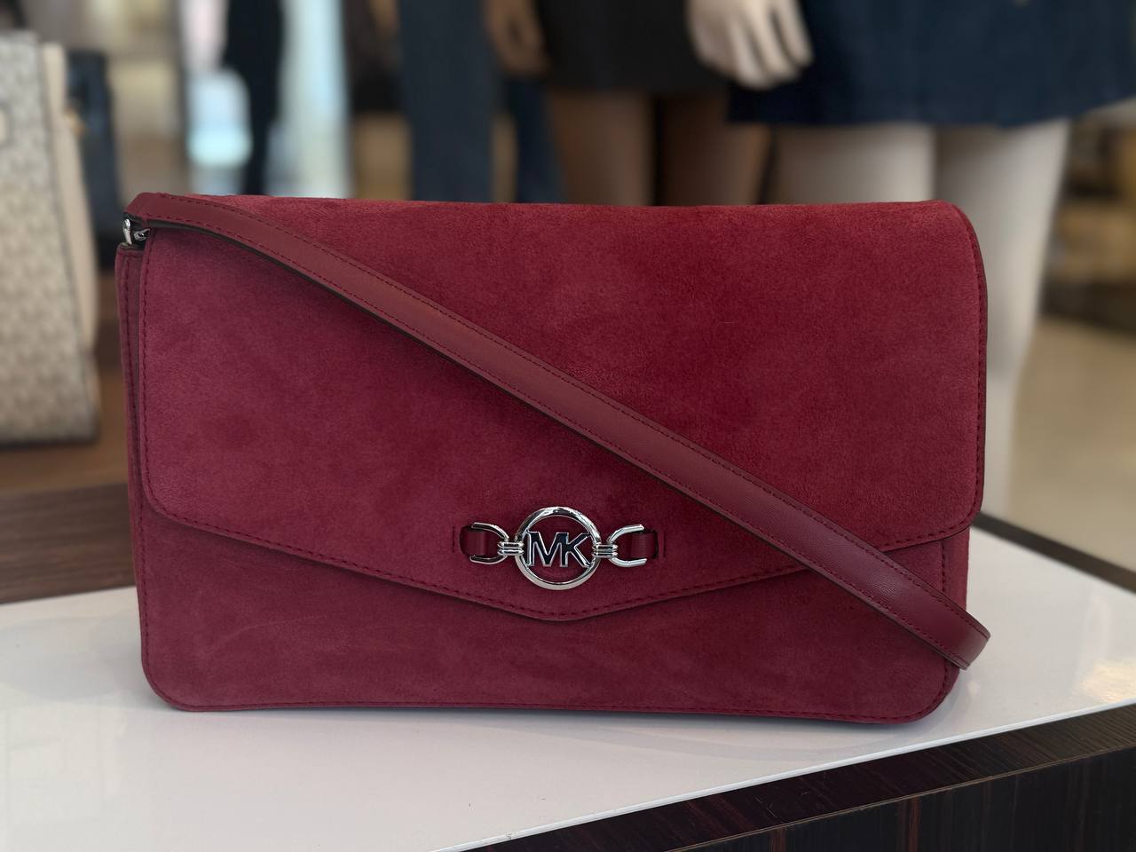 KACEY LG FLAP SHLDR LEATHER com alça crossbody