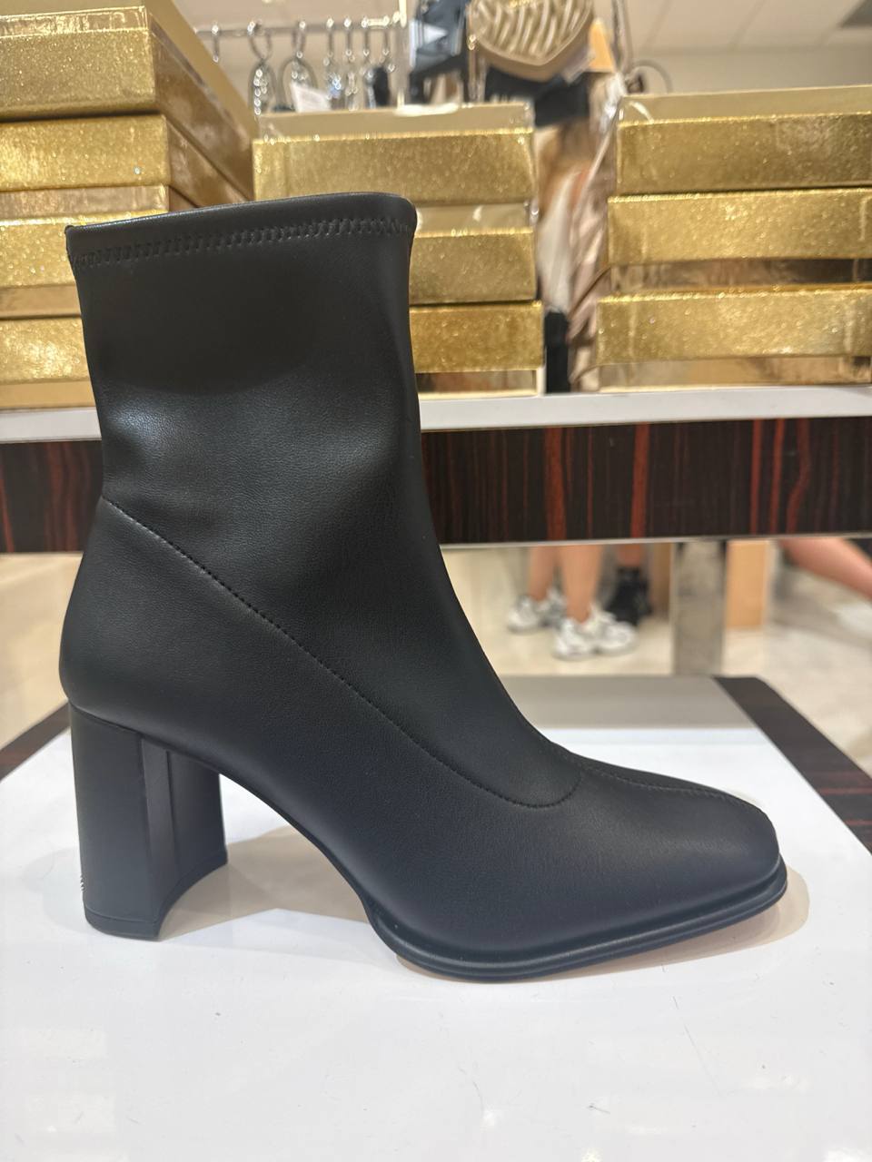 Bota cano baixo   VIENNA