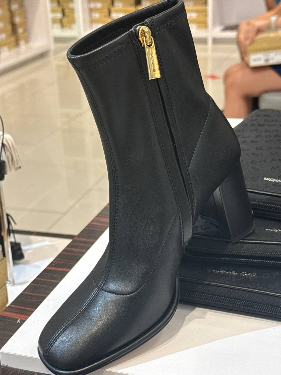 Bota cano baixo   VIENNA