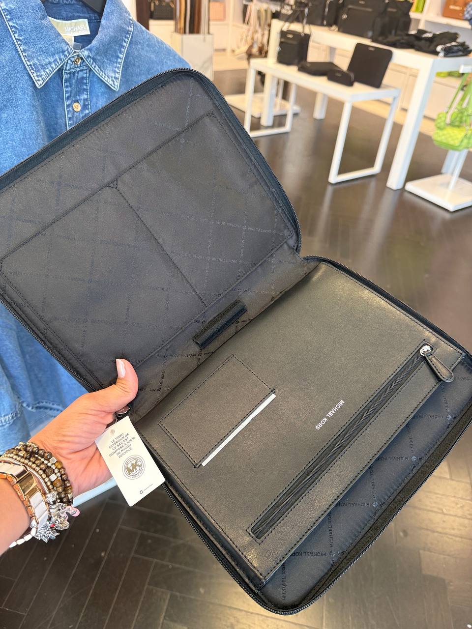 Travel Small Logo  Case
