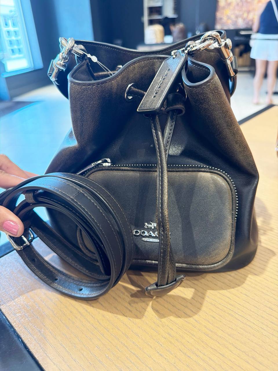 Bolsa Rowan Bucket Bag com Bolso