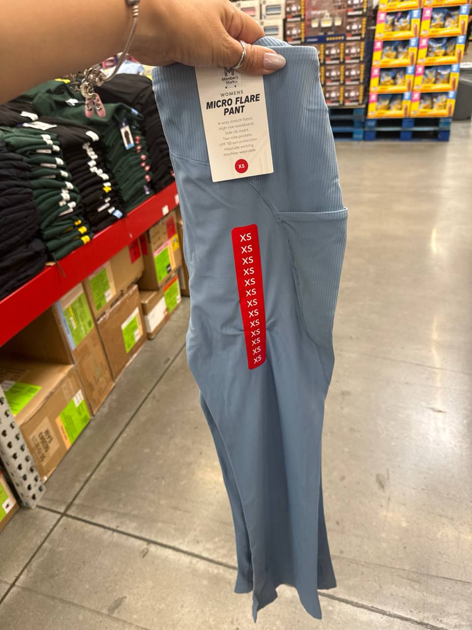   Member’s calça flare