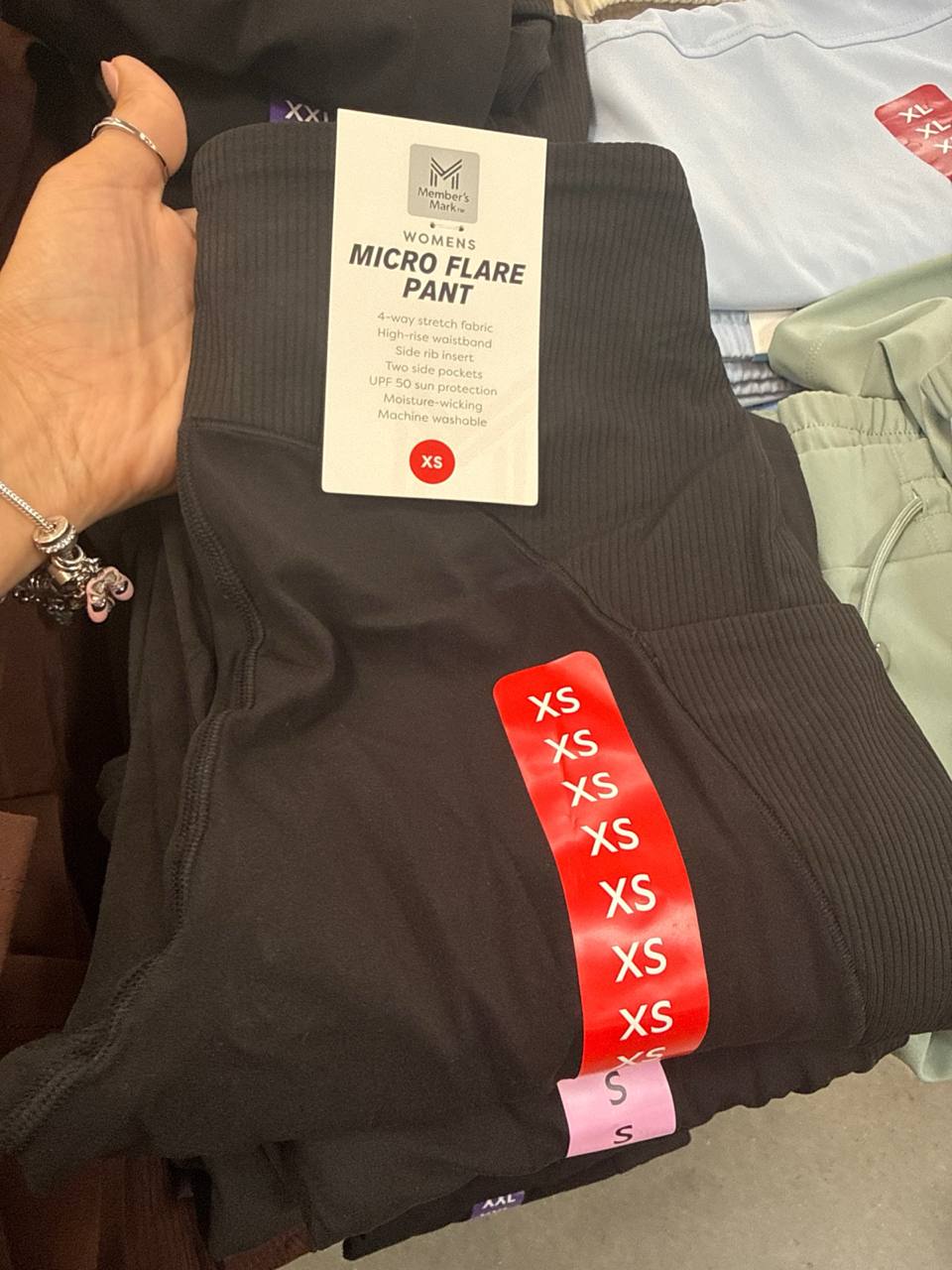   Member’s calça flare