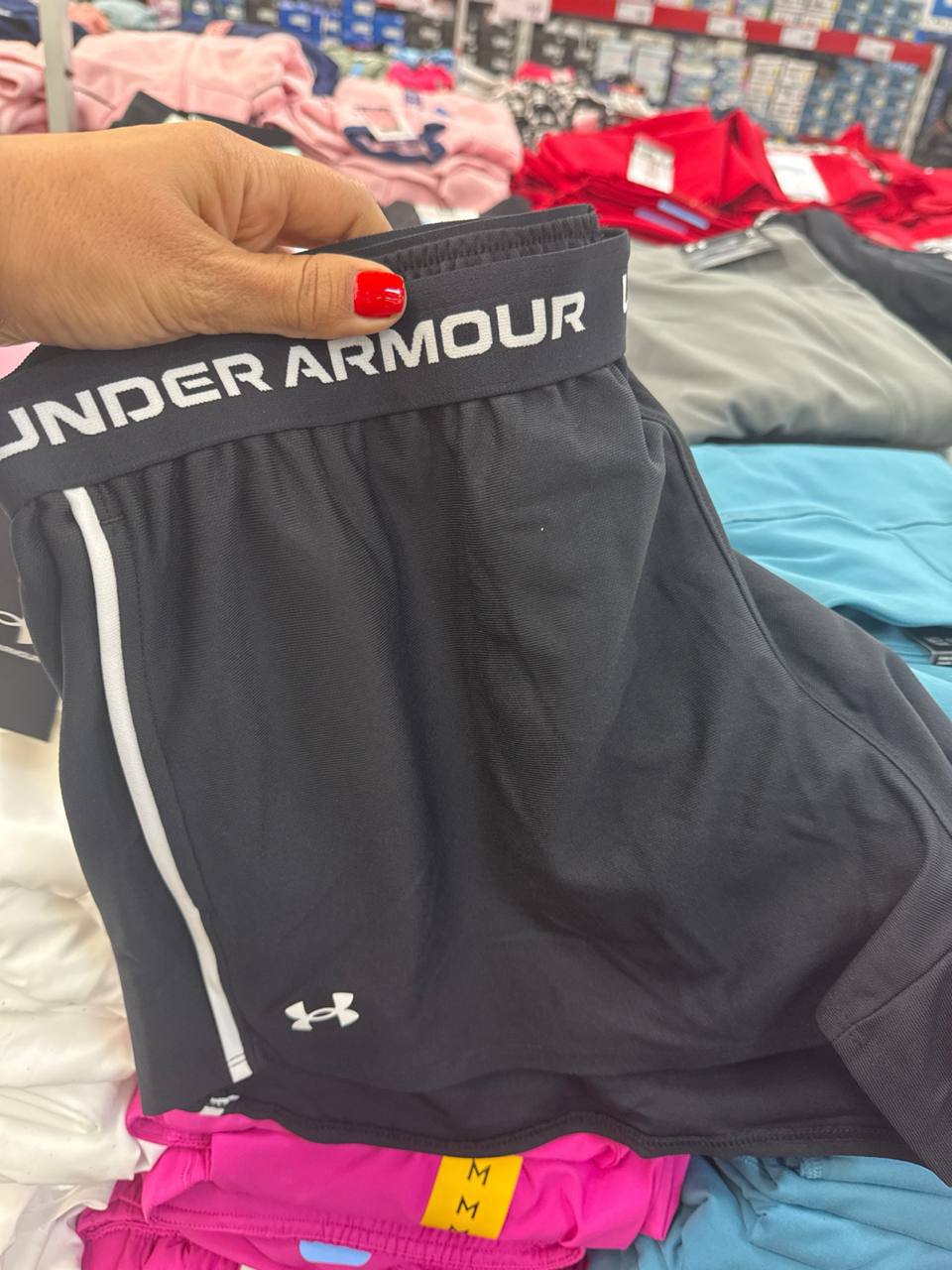  shorts  UNDER ARMOUR