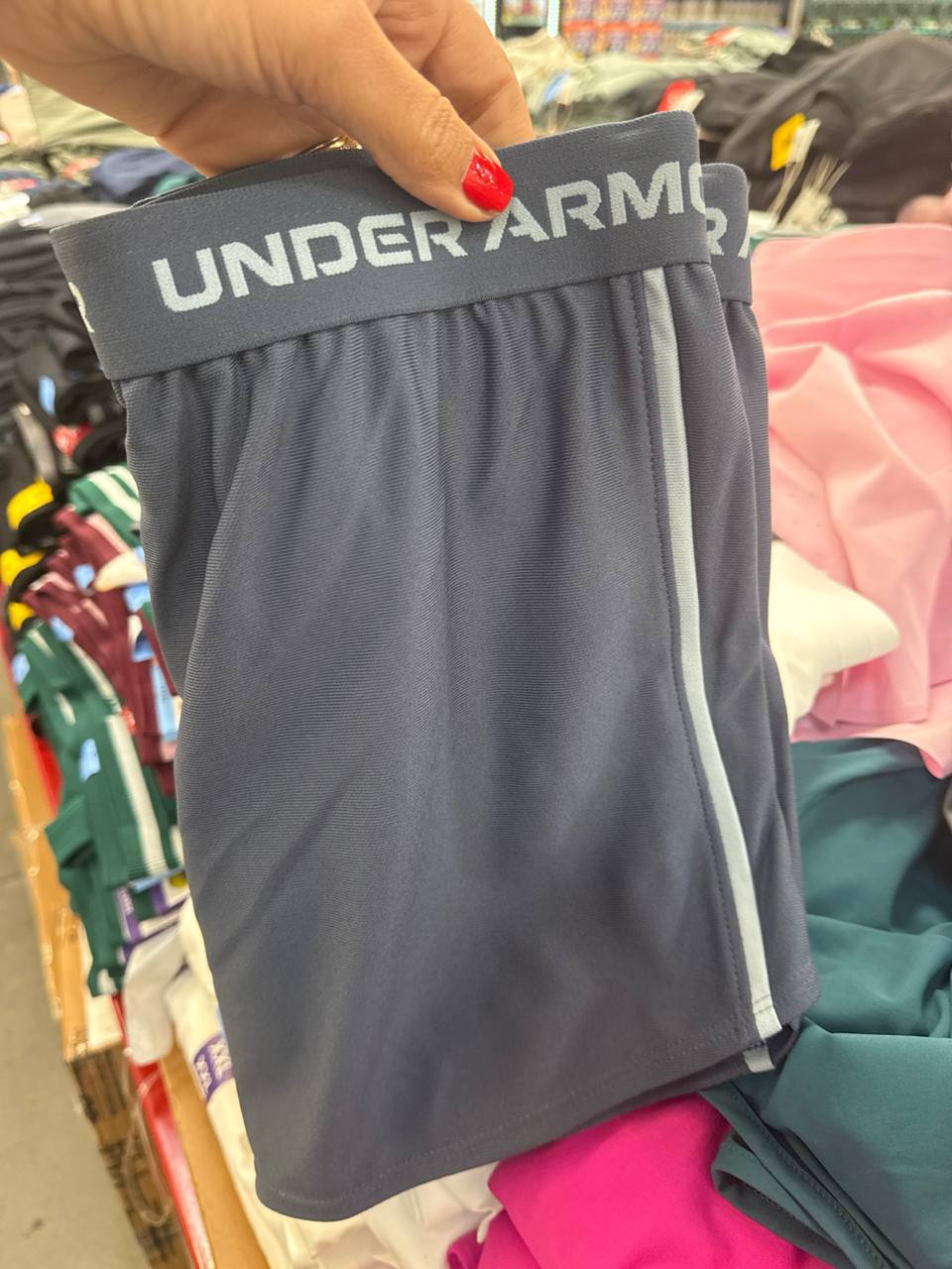  shorts  UNDER ARMOUR