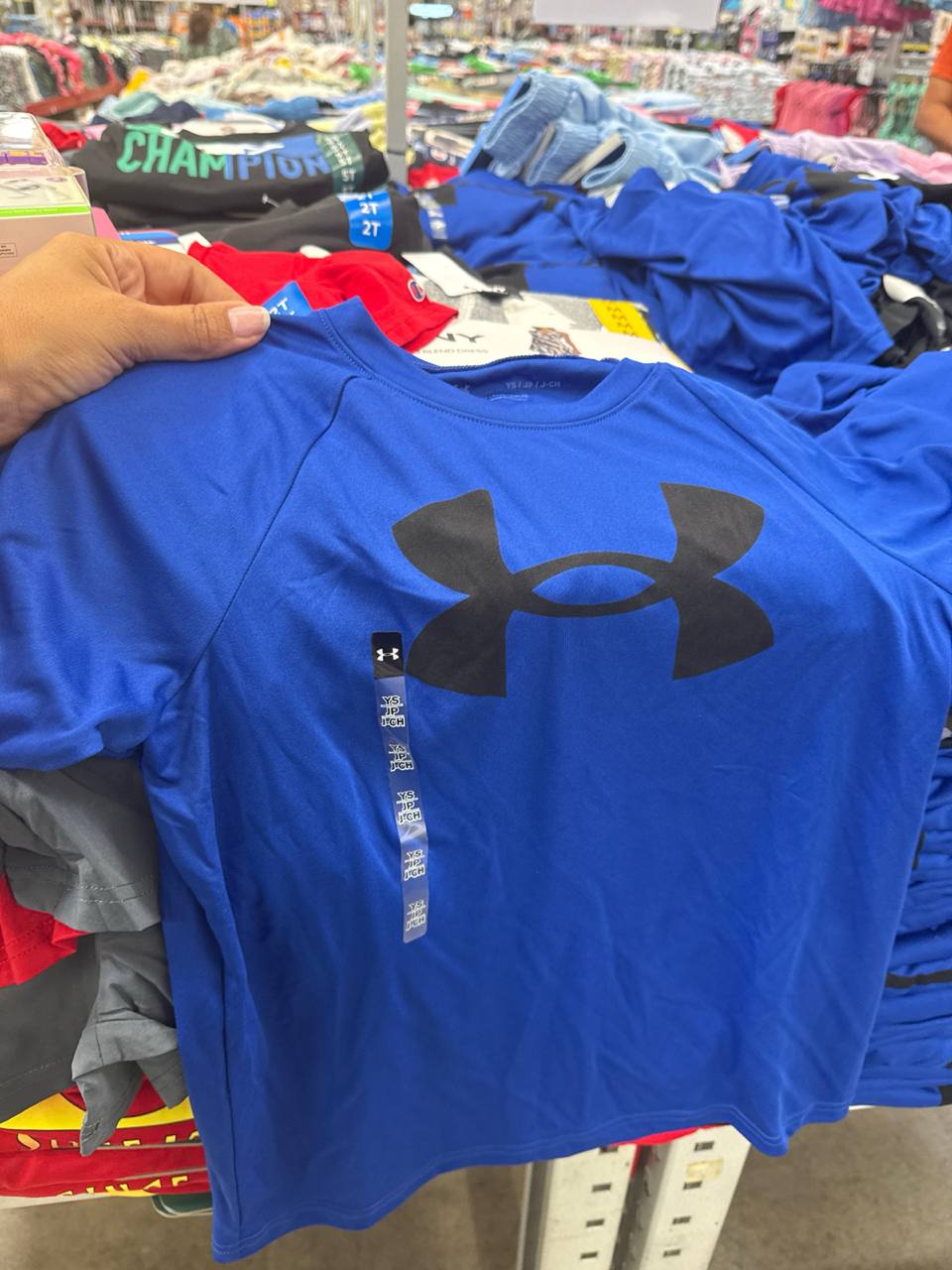 camiseta  UNDER