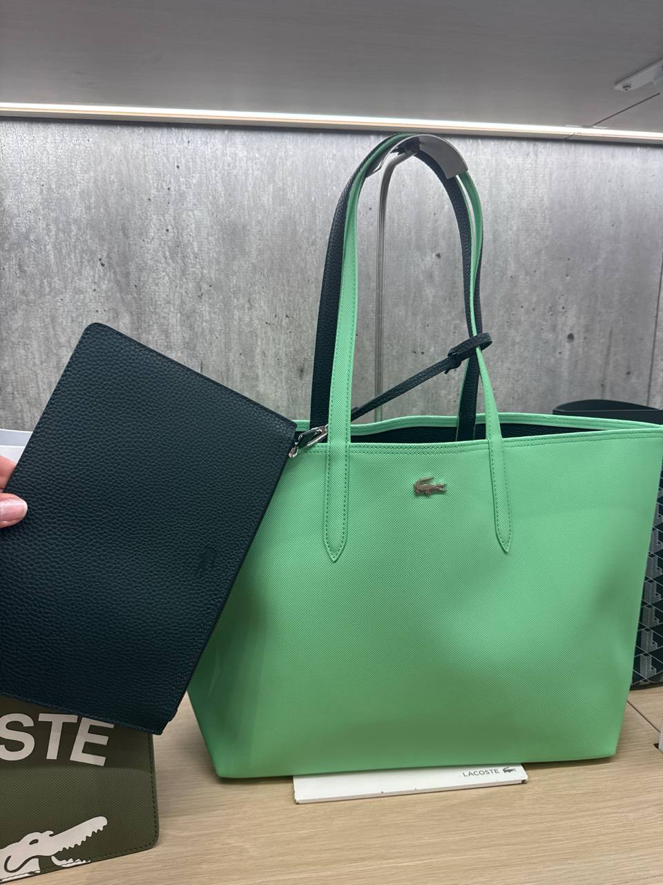 bolsa com carteira de mão