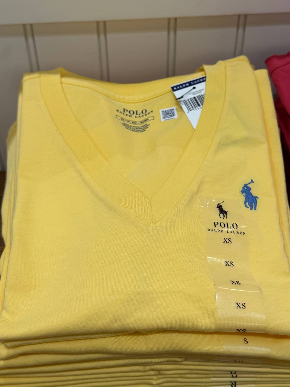 camiseta gola V