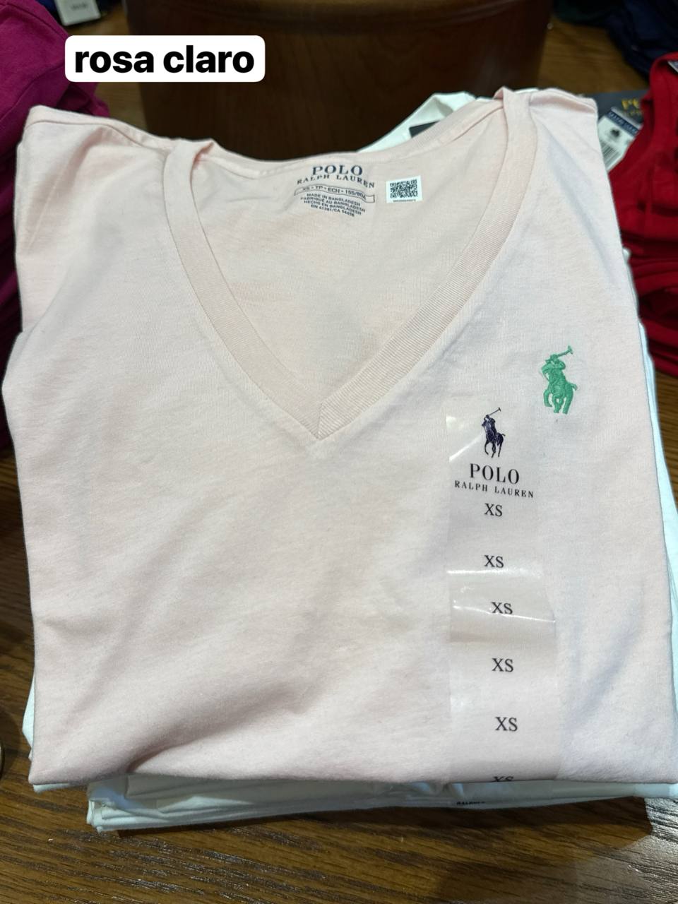 camiseta gola V