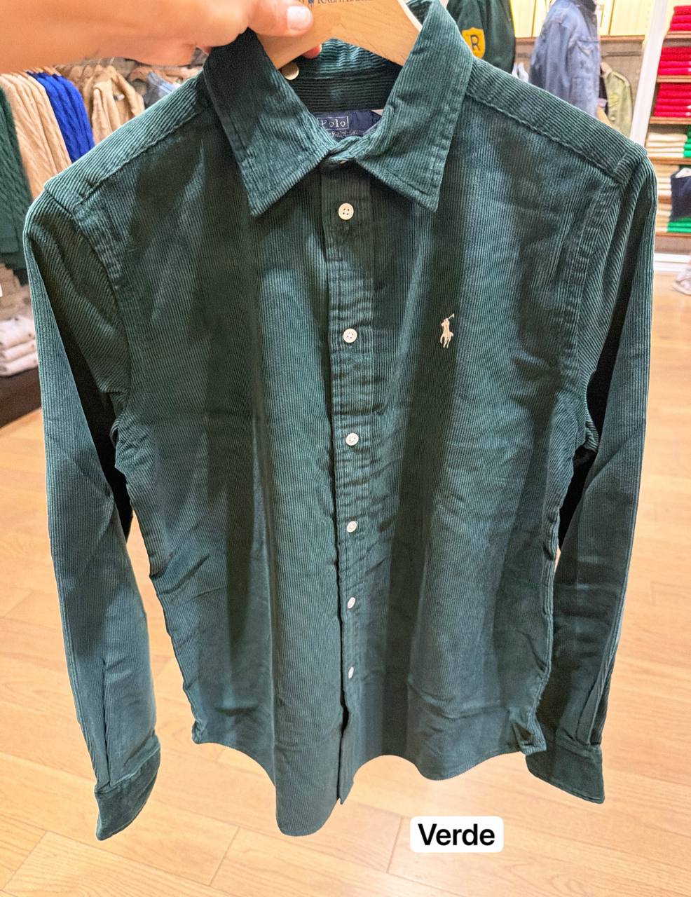 Camisa Veludo Cotelê manga longa