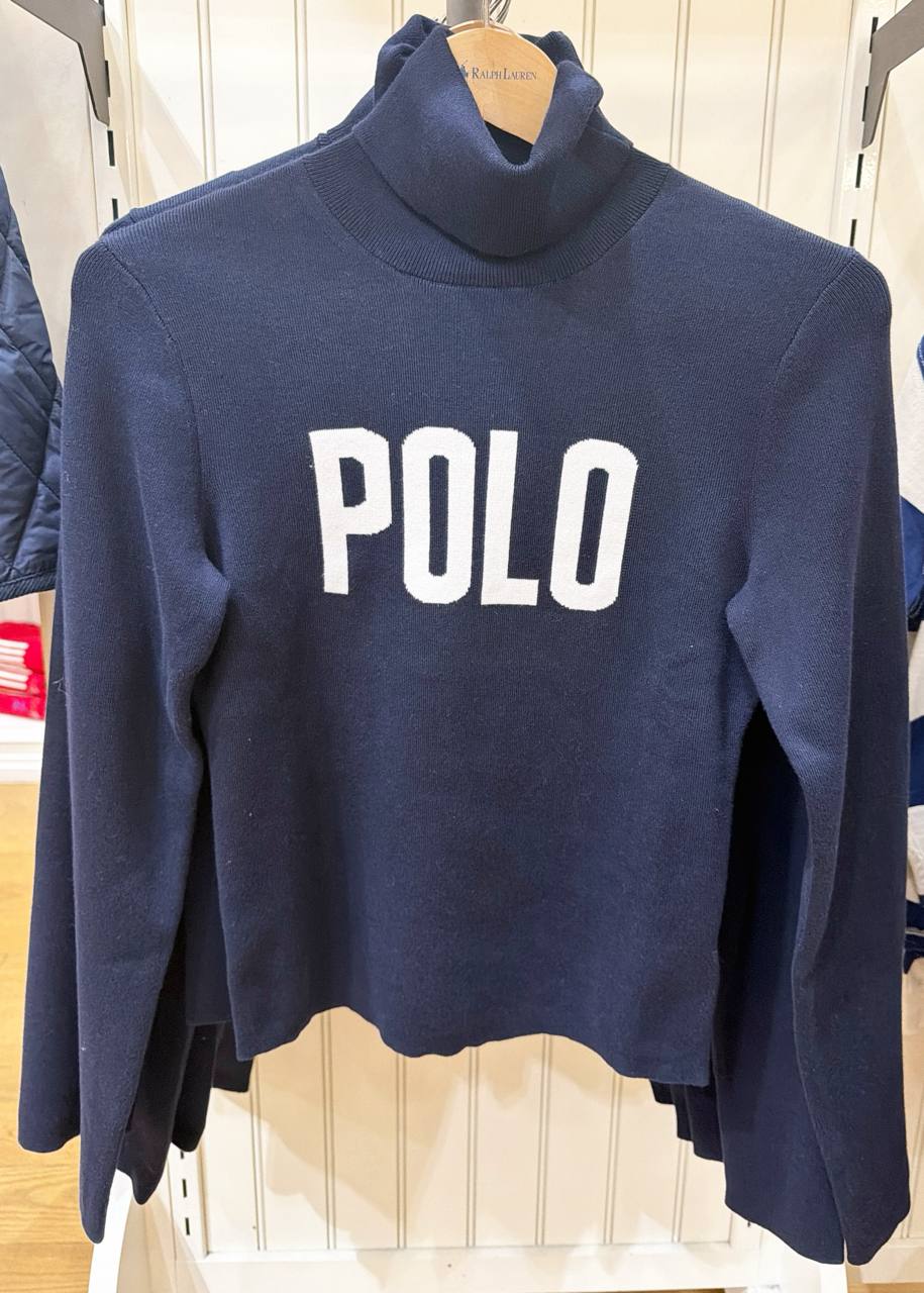 Blusa gola alta e  manga longa