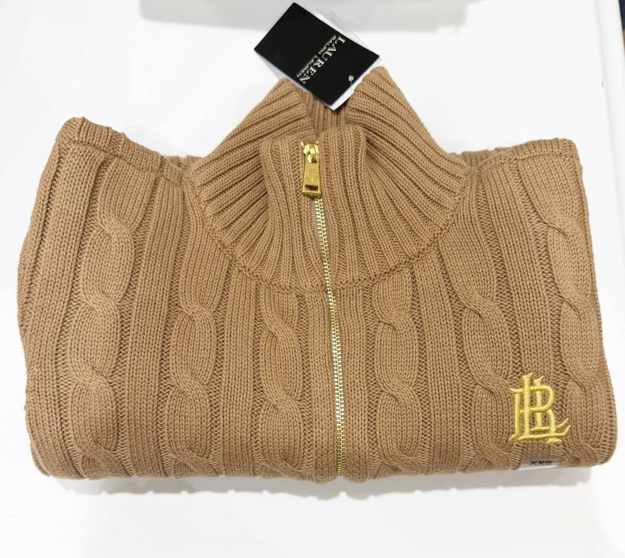 blusa manga longa com bordado  e zíper