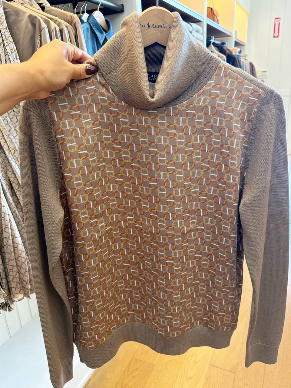 Blusa de linha gola Alta