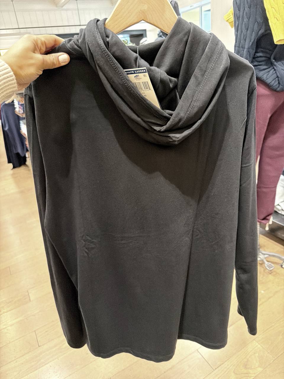 Camiseta manga longa com capuz
