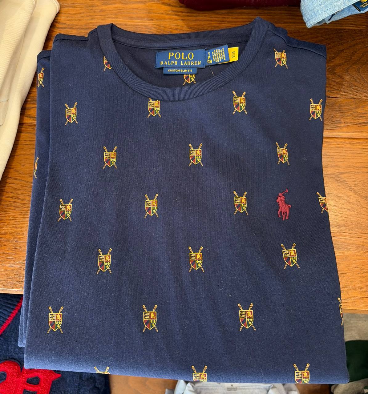 camiseta custom slim fit