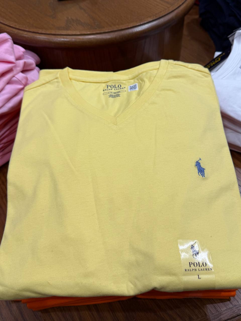 camiseta manga curta gola V