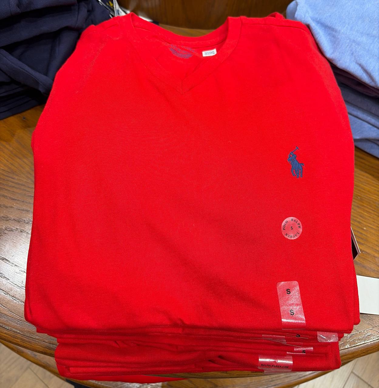 camiseta manga curta gola V