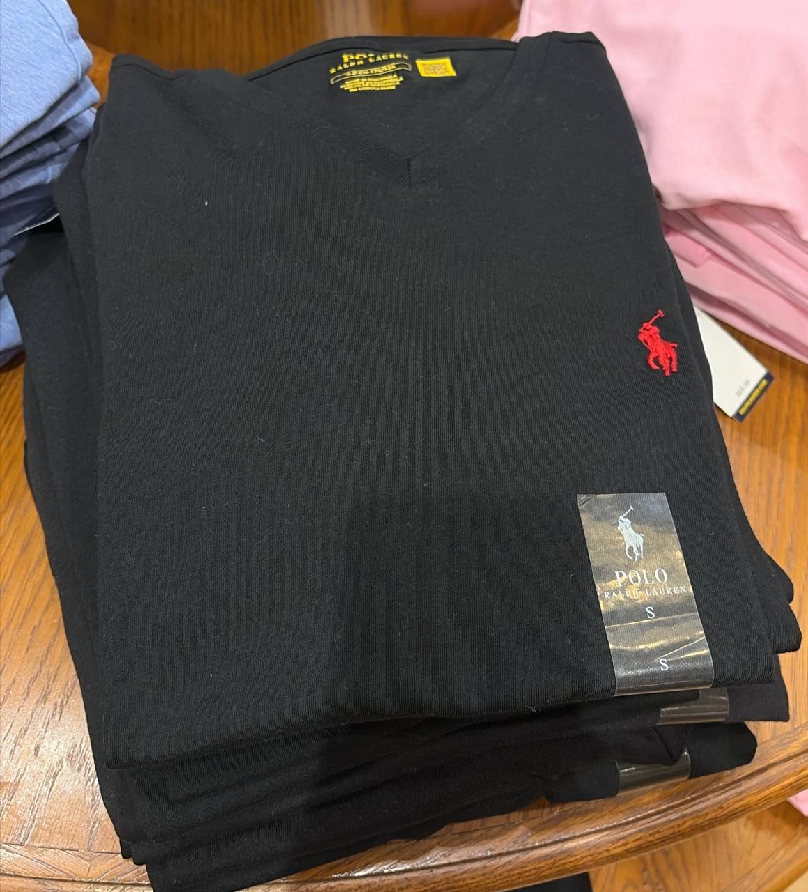 camiseta manga curta gola V