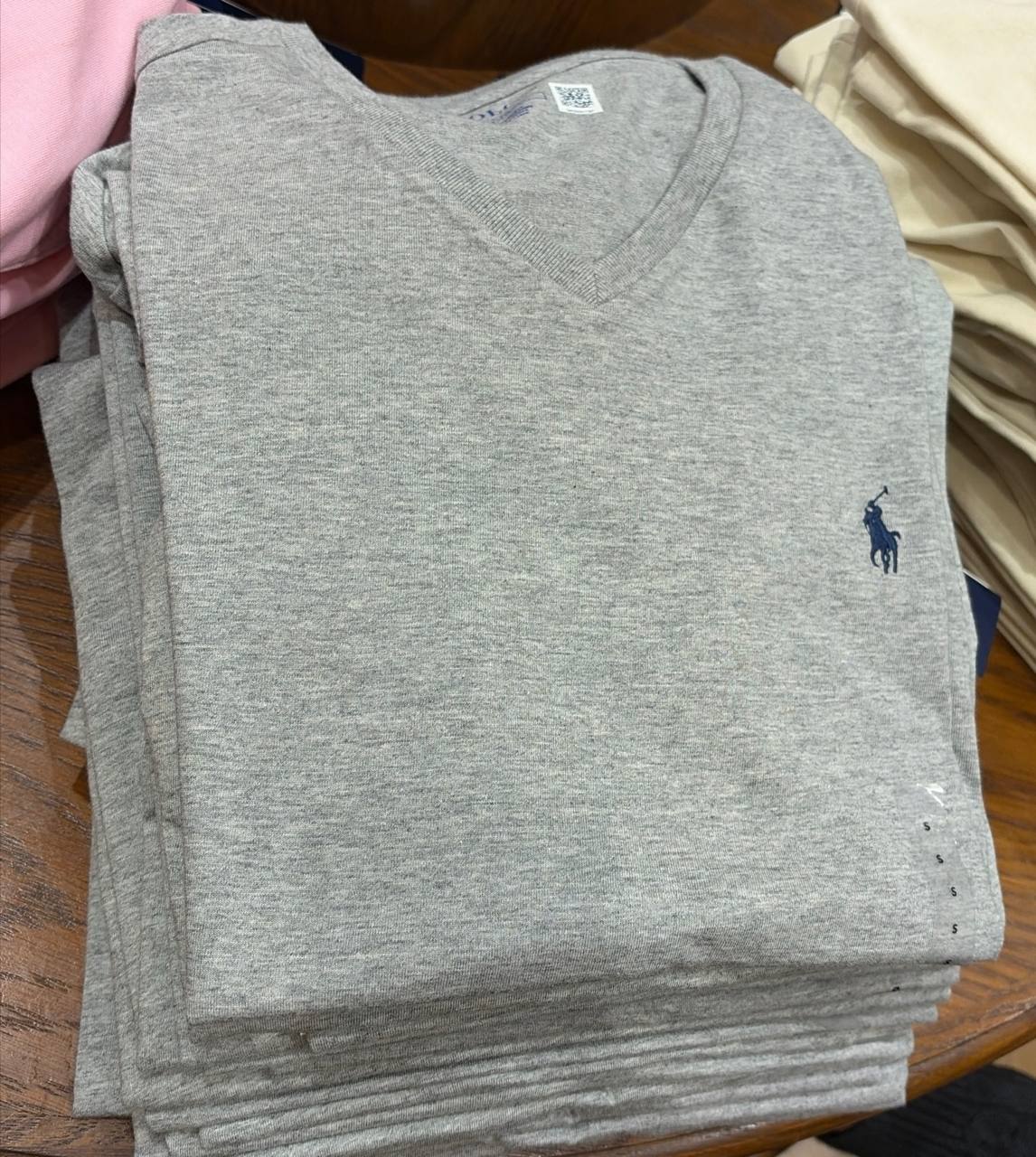 camiseta manga curta gola V