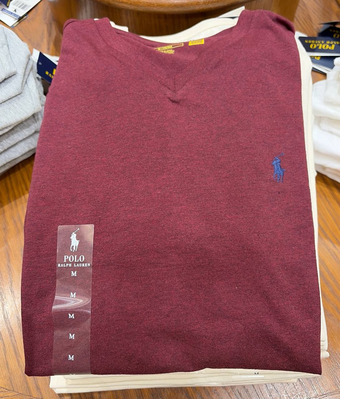 camiseta manga curta gola V