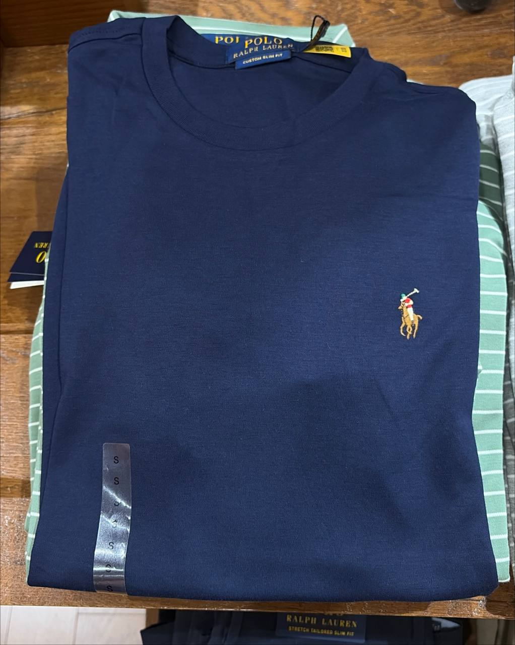 camiseta custom slim fit