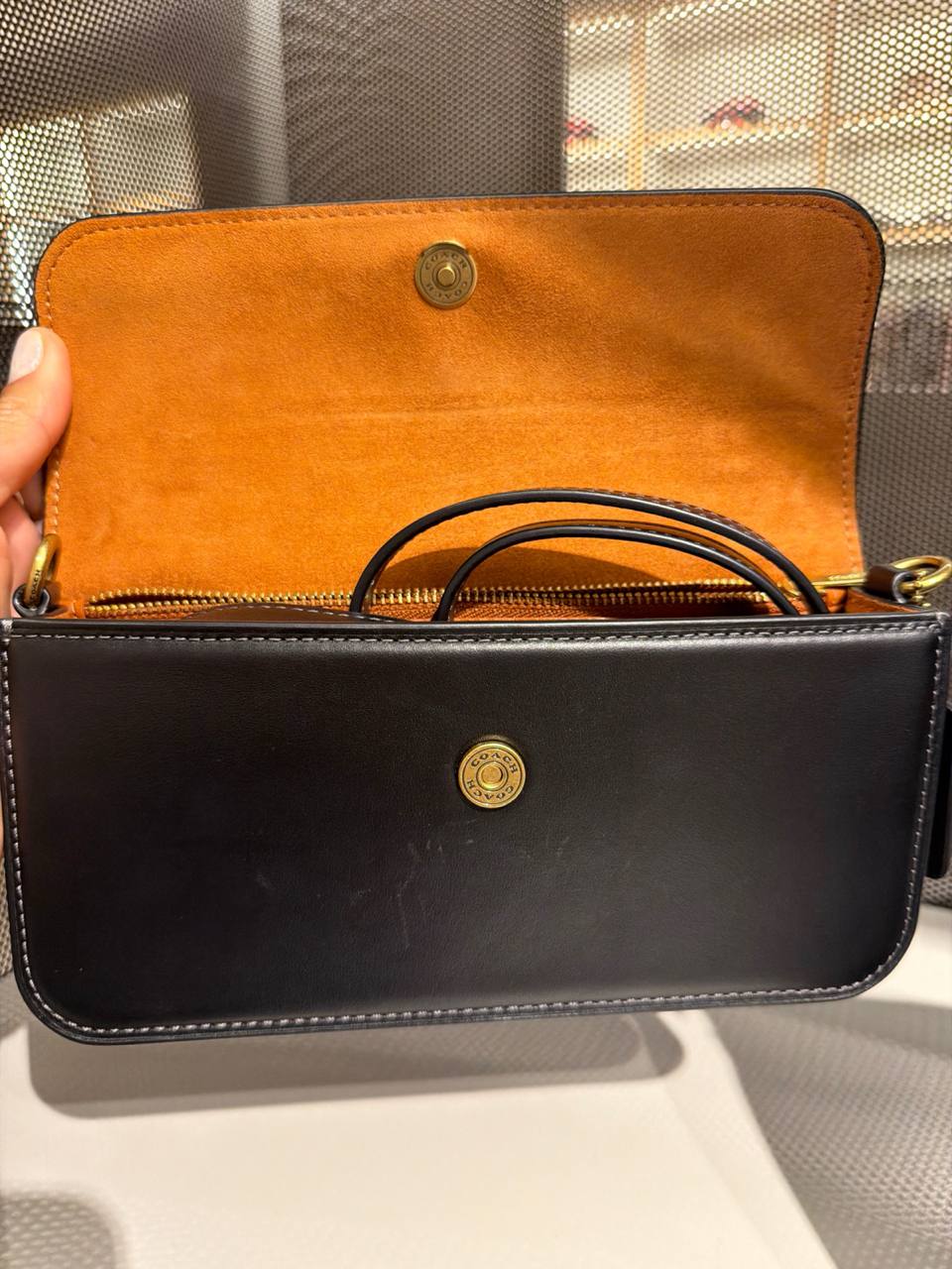 New York Elora Top Handle com alça crossbody