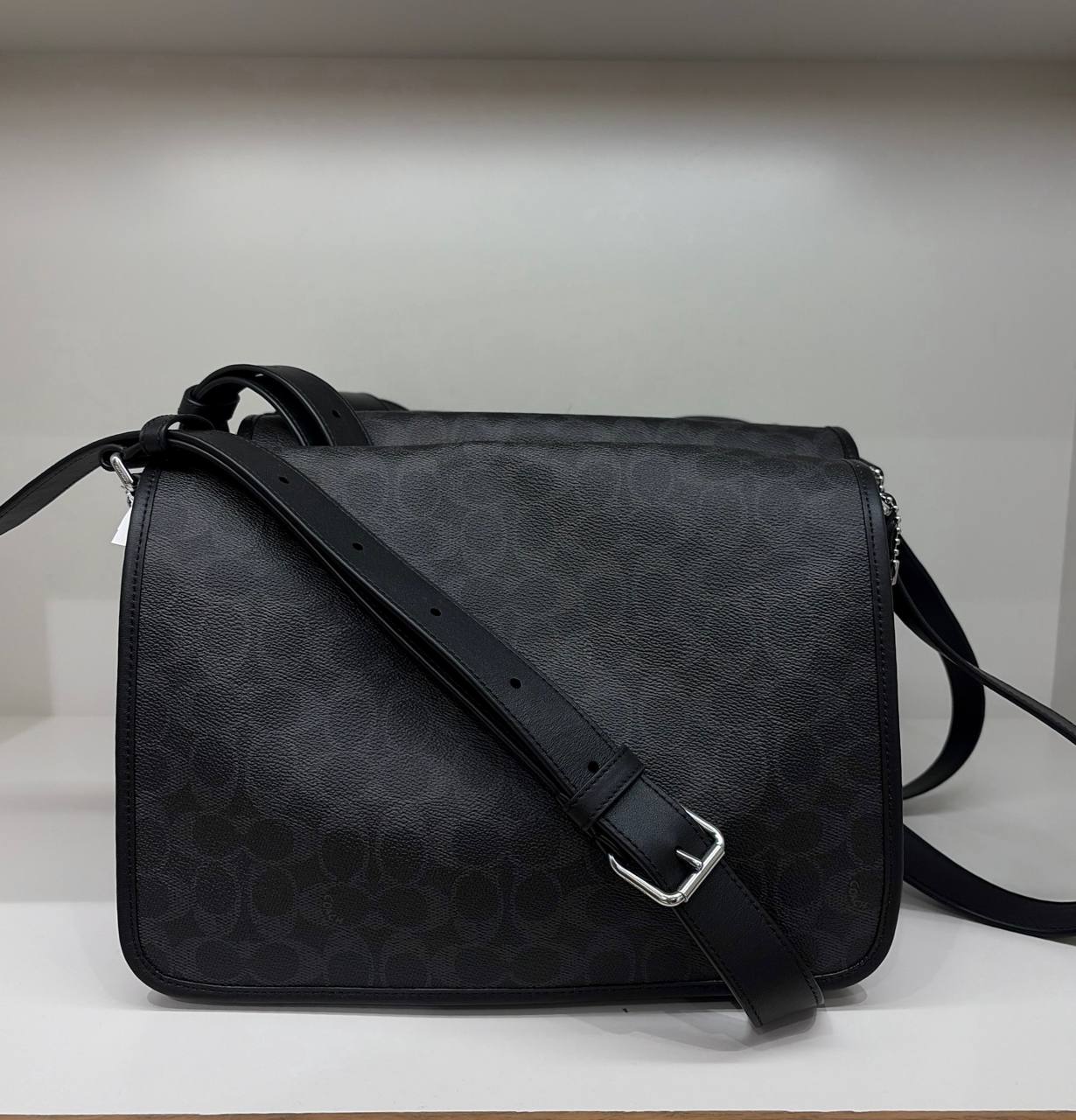 colby messenger bag 32