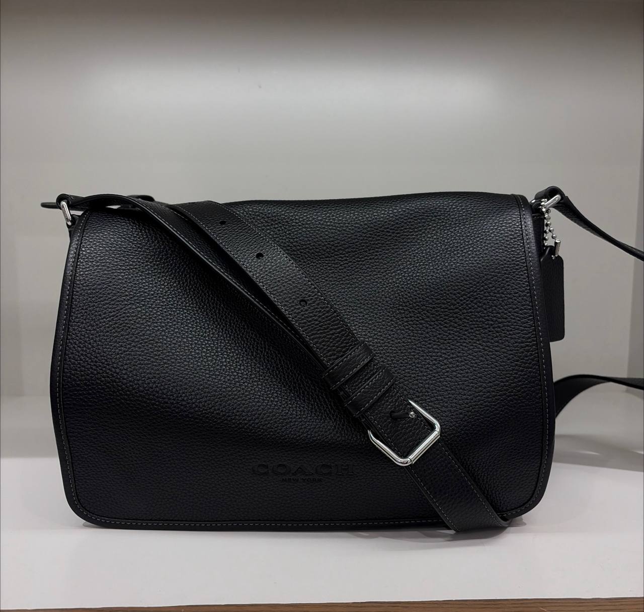 colby messenger bag 32