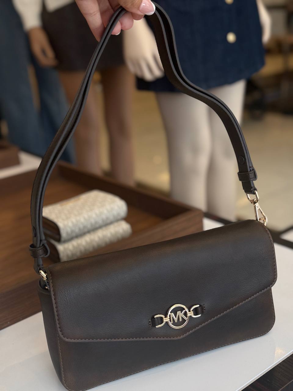 KACEY MD FLAP SHLDR LEATHER com alça conversível