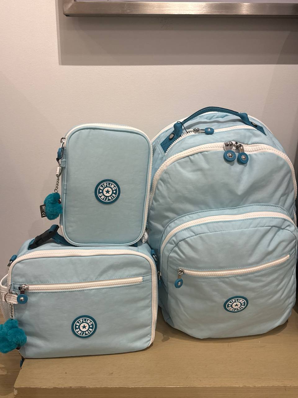 Kit Mochila Seoul XL + Estojo 100 pens + lancheira Ermy