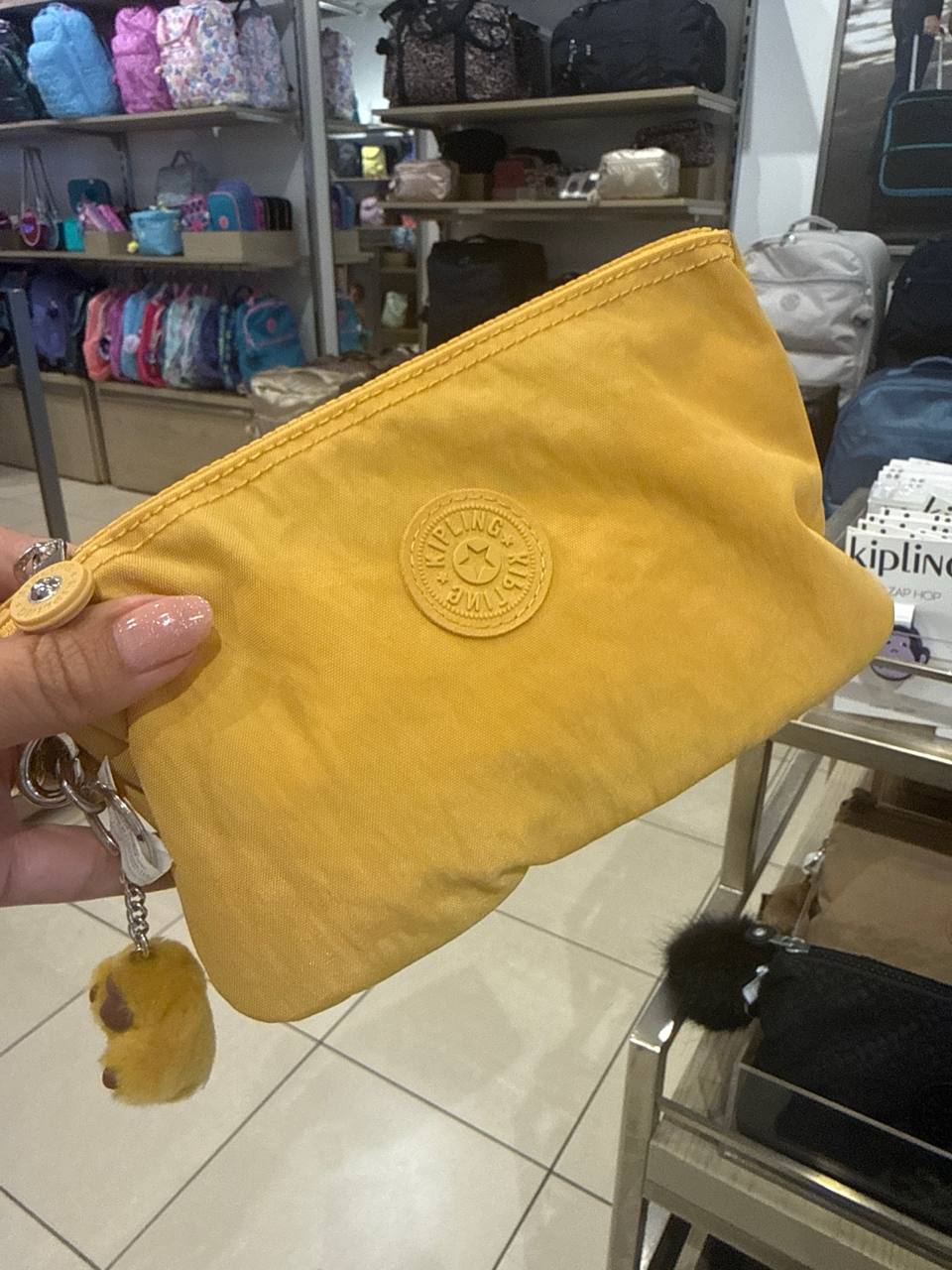 CREATVTYXL necessaire