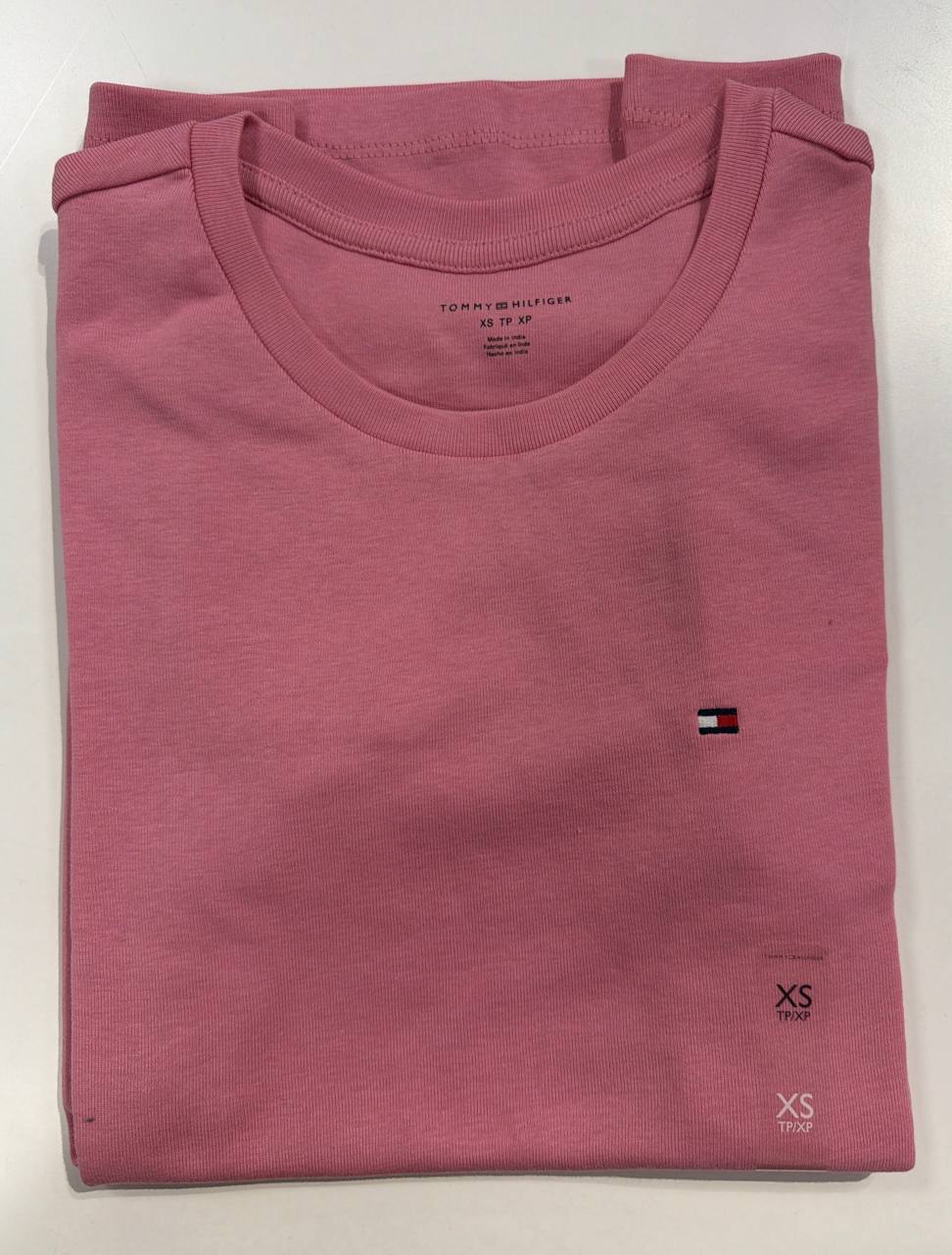camiseta gola V manga curta