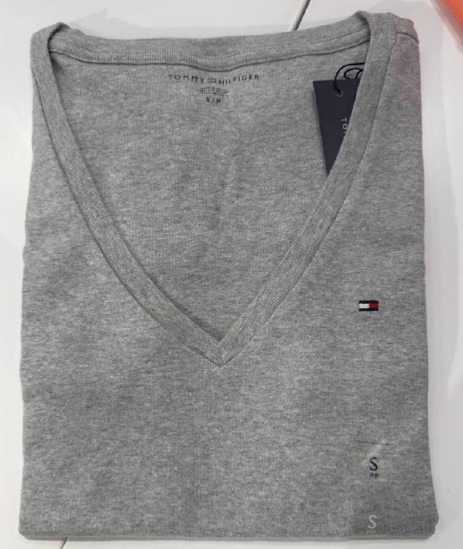 camiseta gola V manga curta