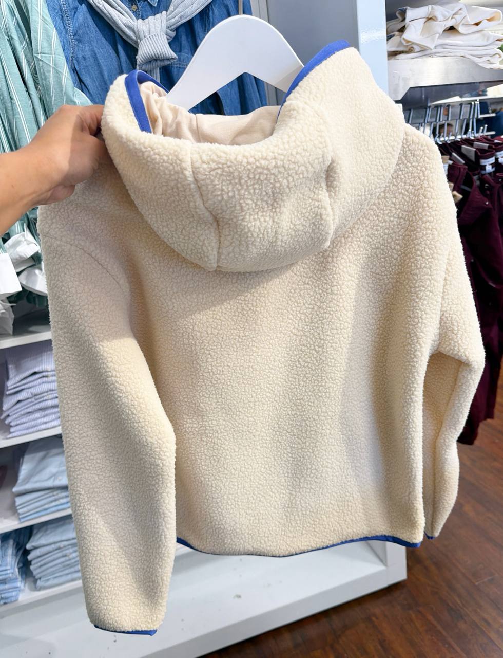 Casaco de Fleece com capuz