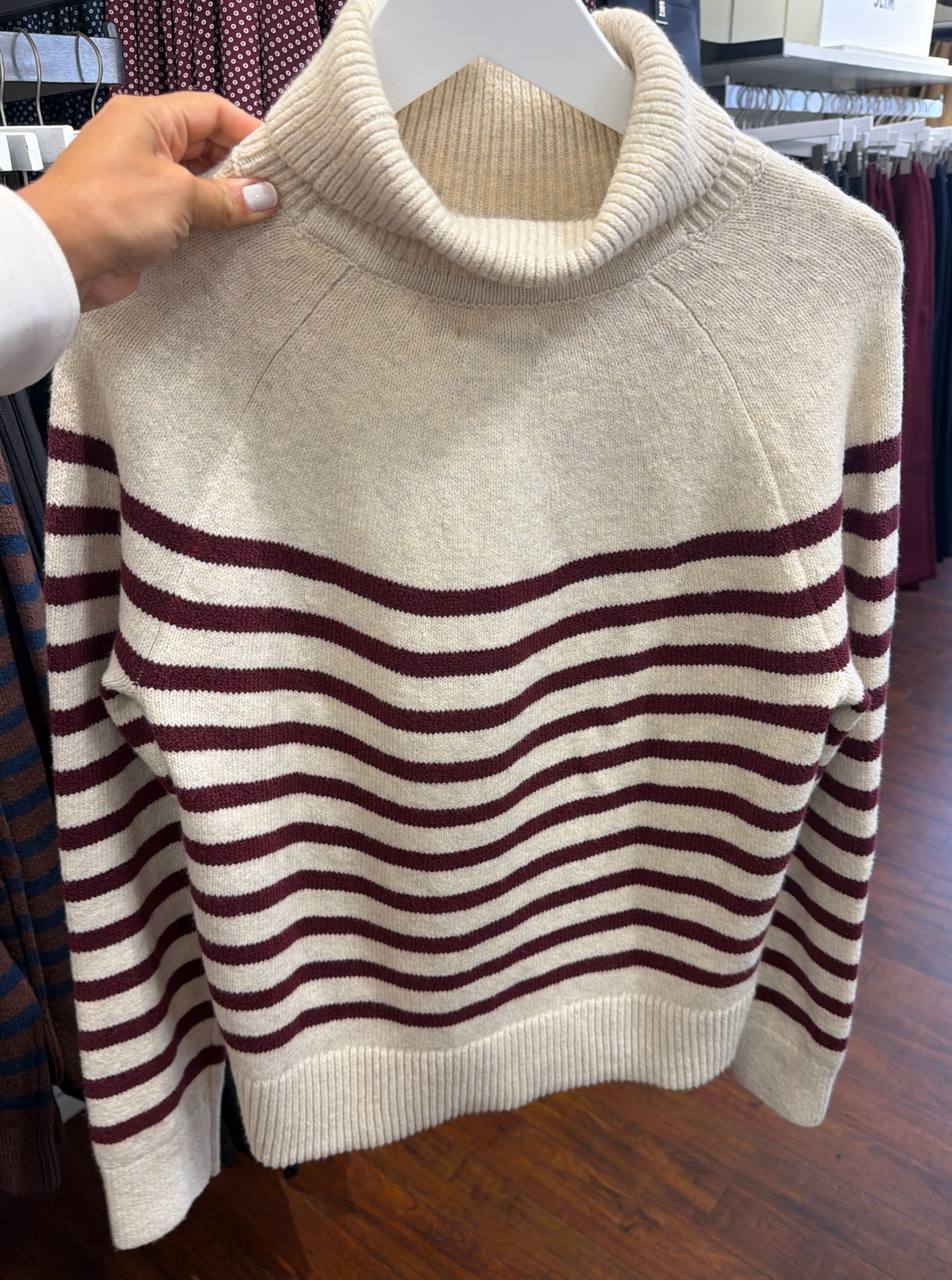 Blusa de linha com gola alta
