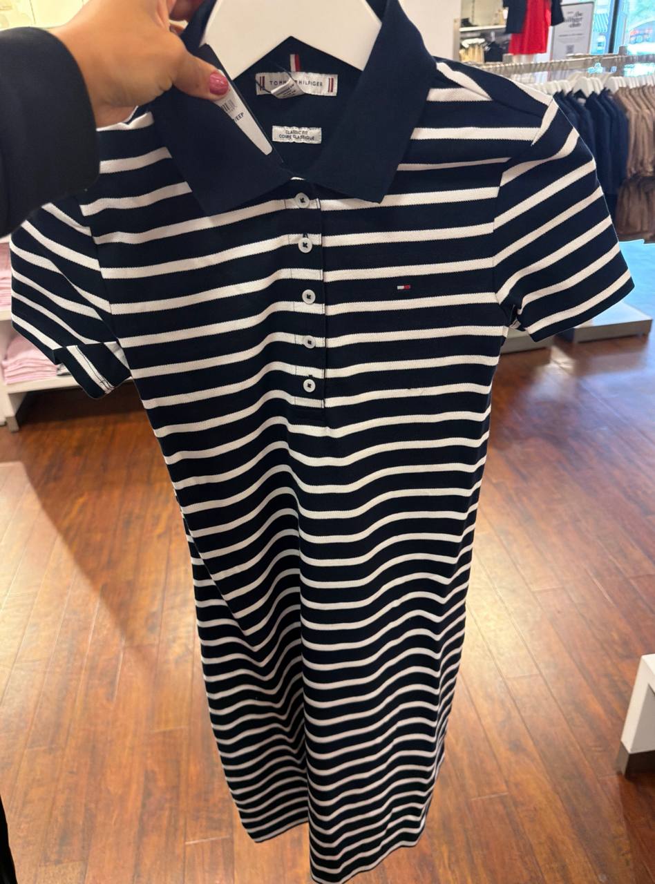 Vestido com gola polo