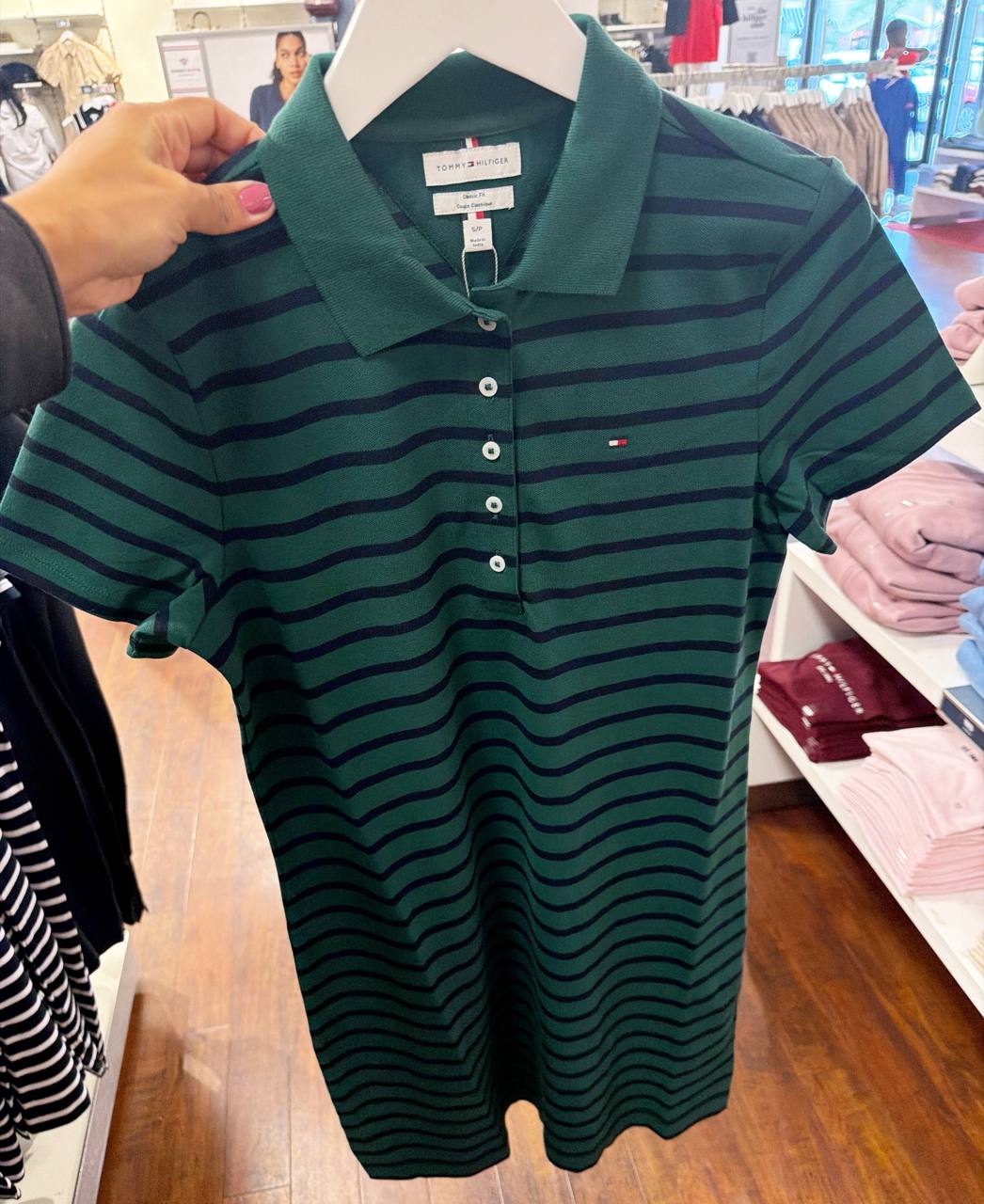 Vestido com gola polo