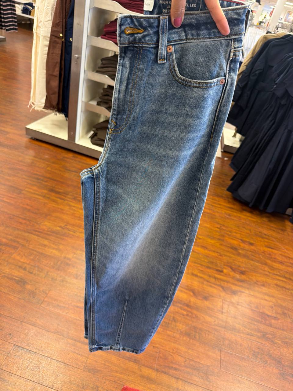 calça HIGH RISE WIDE BARREL JAMBE