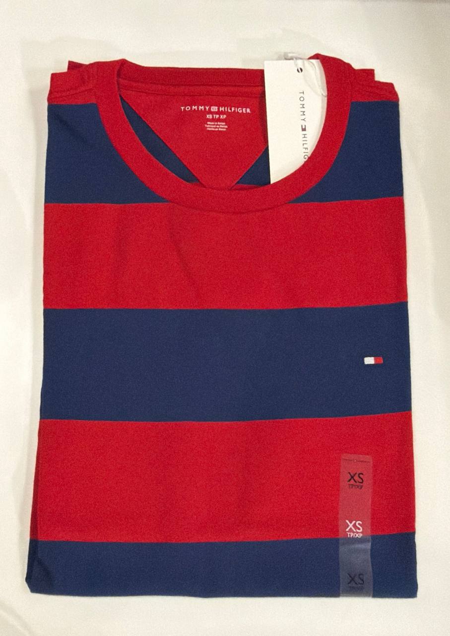 Camiseta Regular Fit Gola U