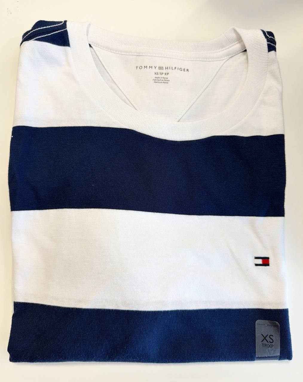 Camiseta Regular Fit Gola U