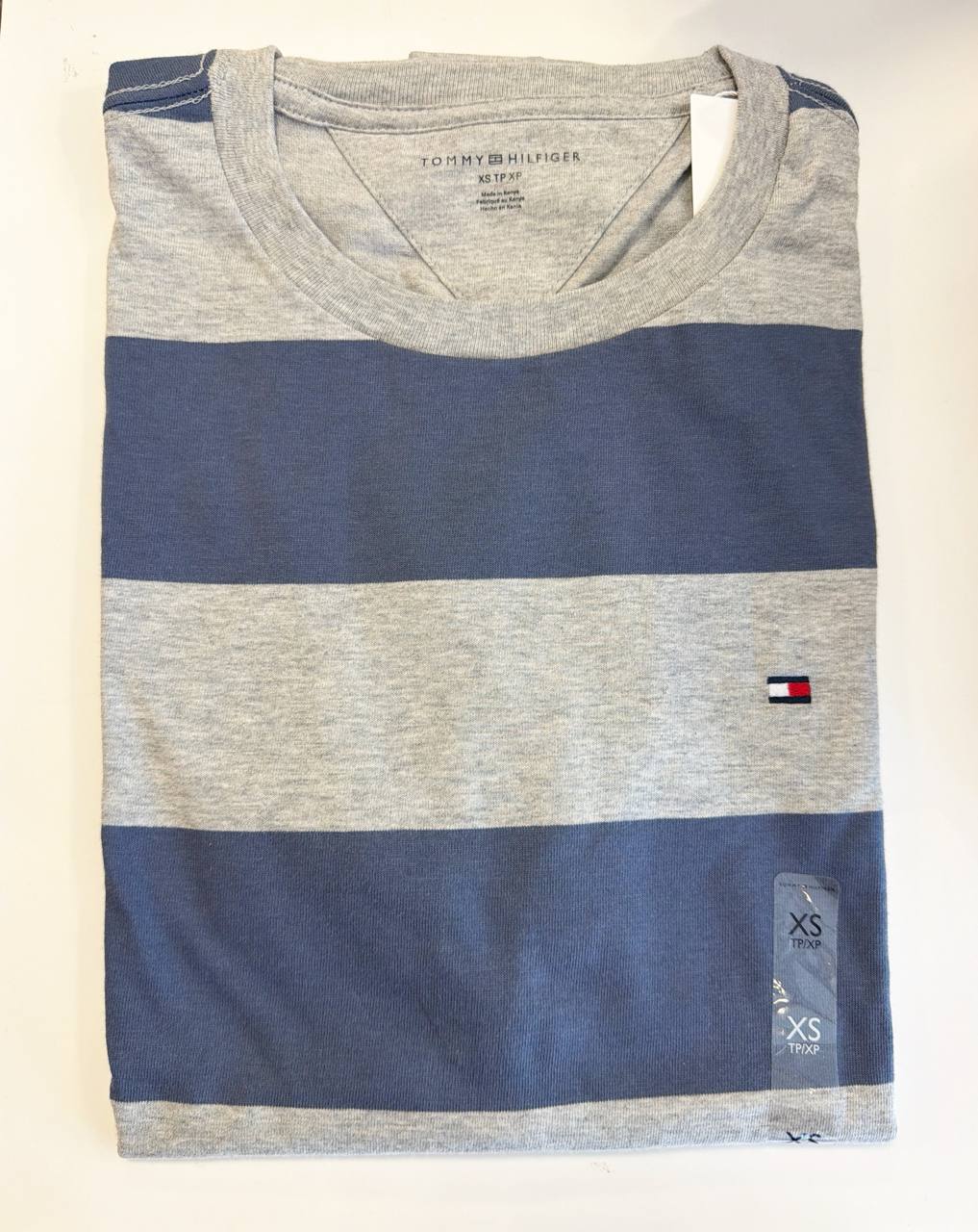 Camiseta Regular Fit Gola U