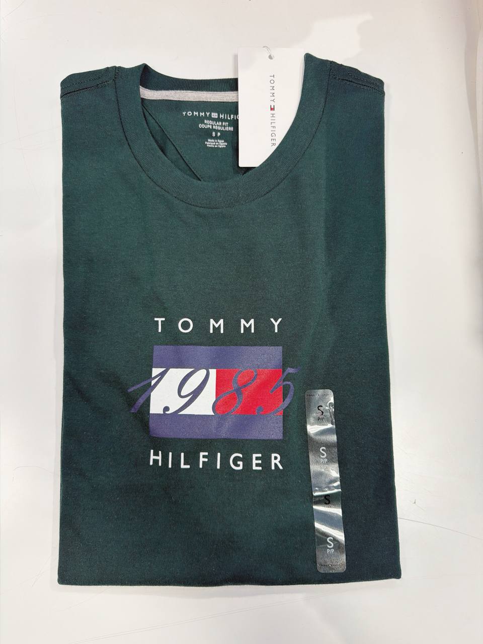 Camiseta Regular Fit Gola U