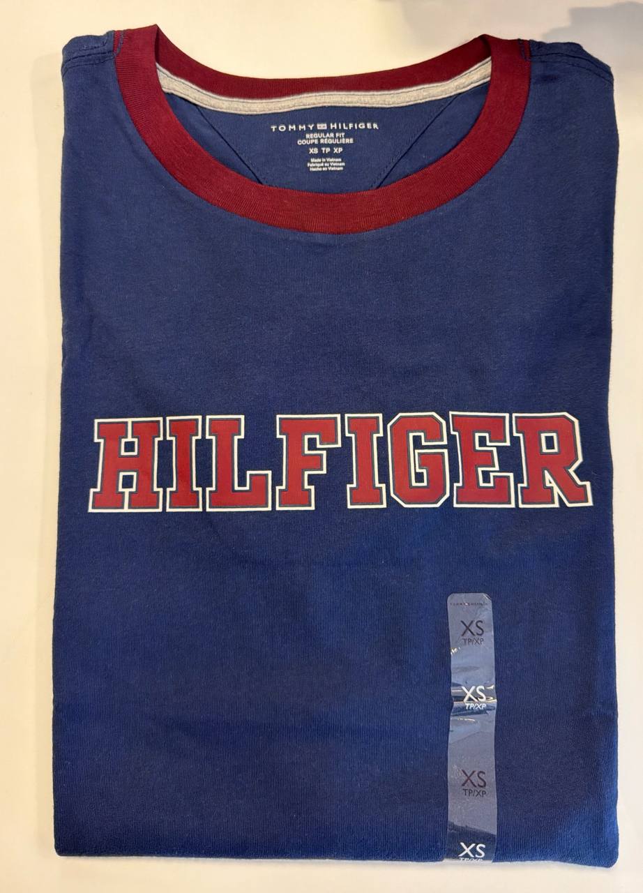 Camiseta Regular Fit Gola U