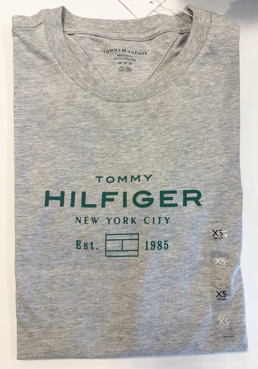 Camiseta Regular Fit Gola U
