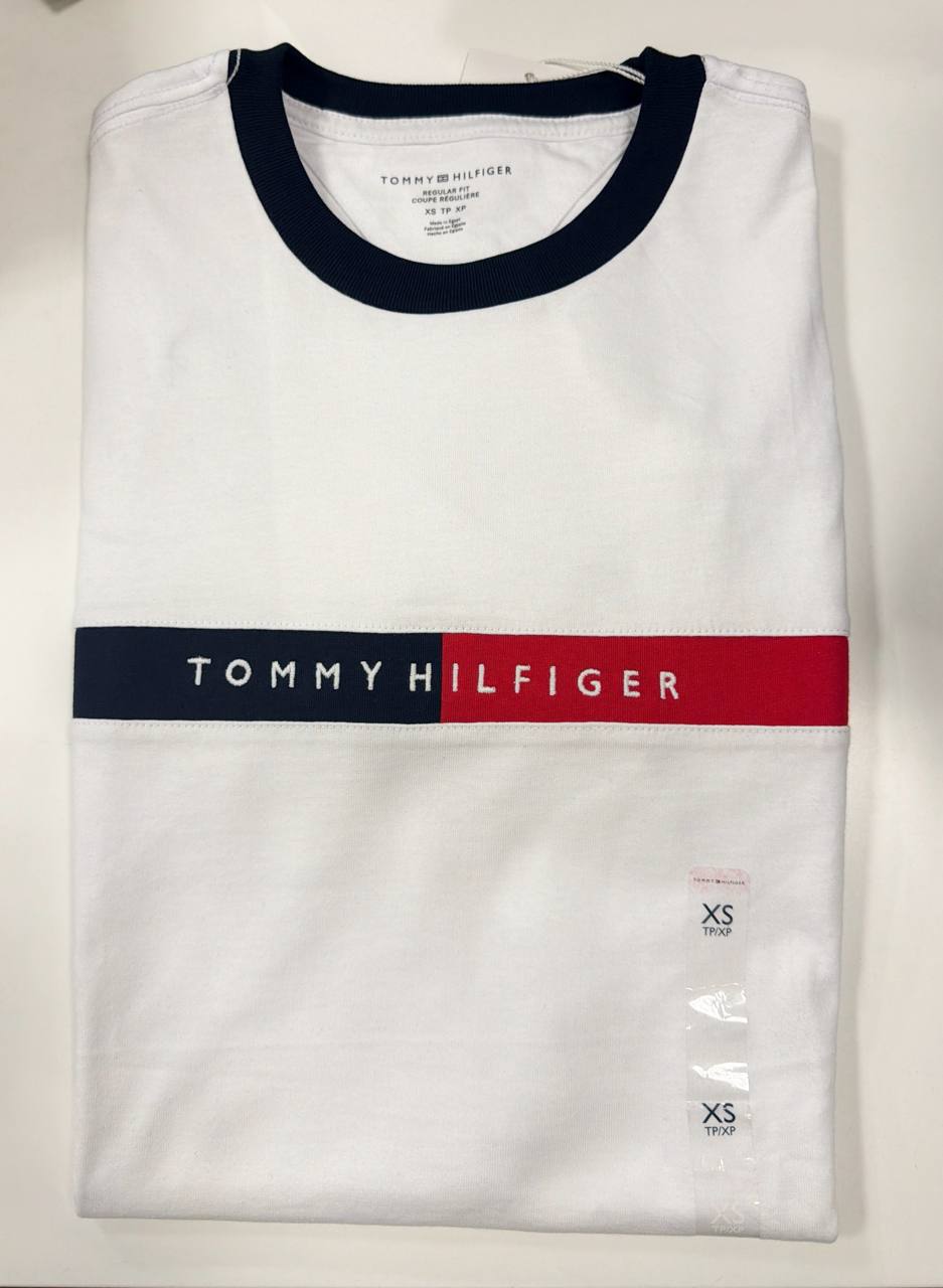 Camiseta Regular Fit Gola U