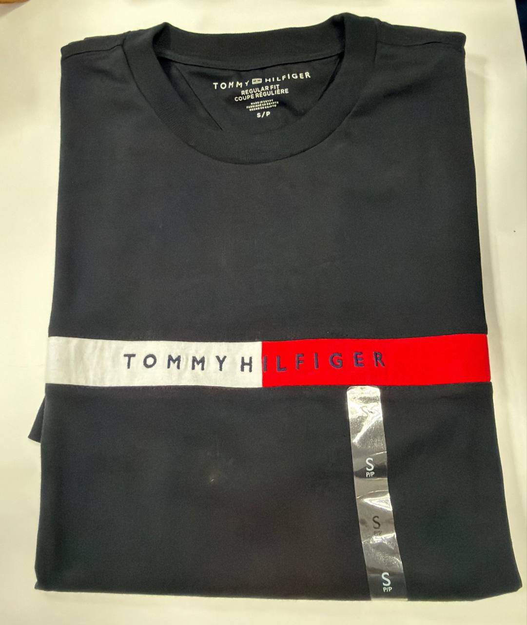 Camiseta Regular Fit Gola U