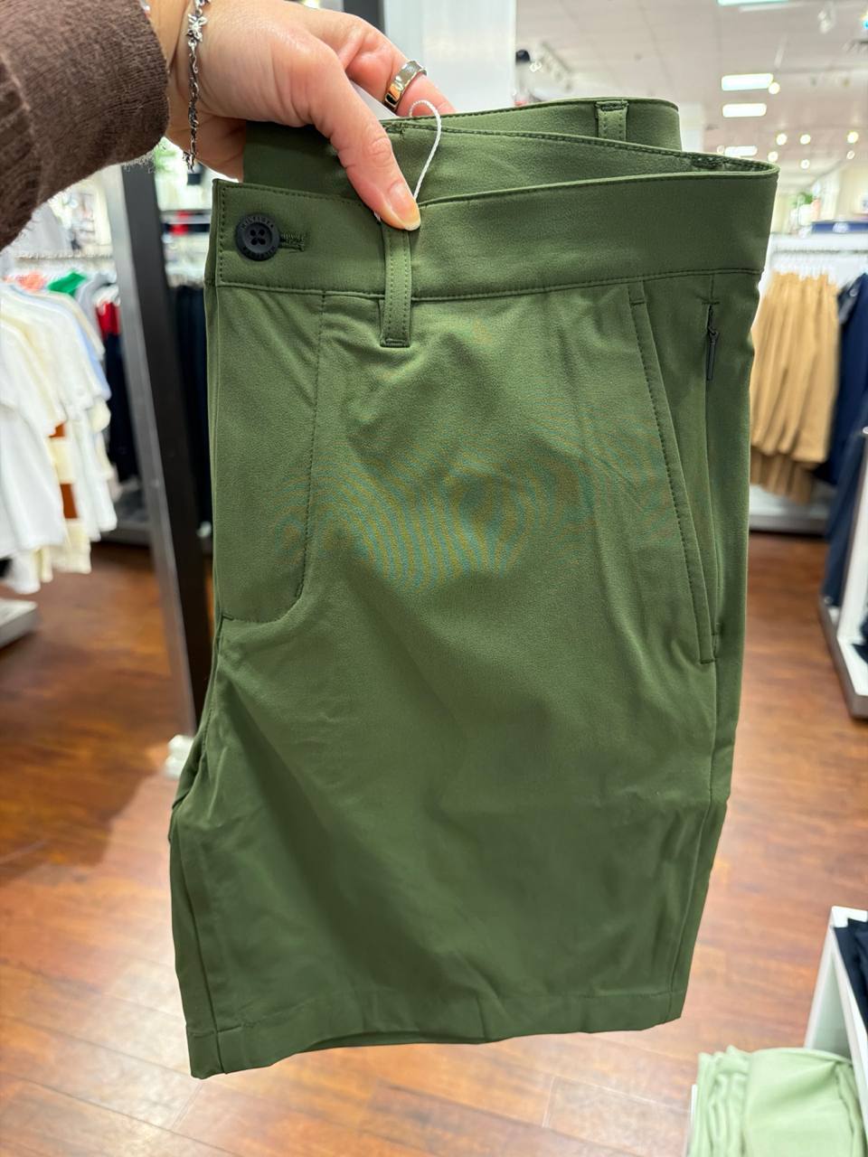 Bermuda Com elastano Techfit bolso zíper invisível