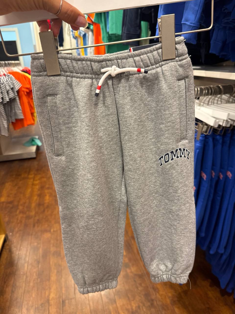 calça moletom com fleece e elástico na barra